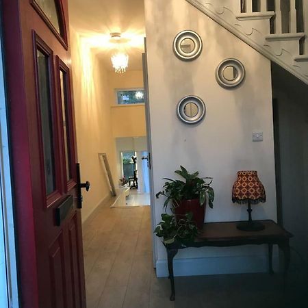 גלוואיי Newcastle Guest House מראה חיצוני תמונה