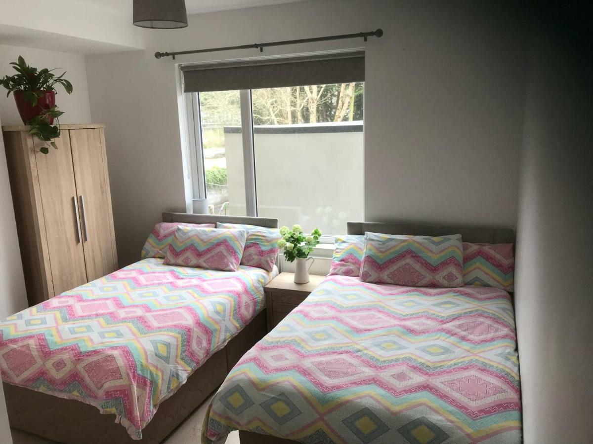גלוואיי Newcastle Guest House מראה חיצוני תמונה