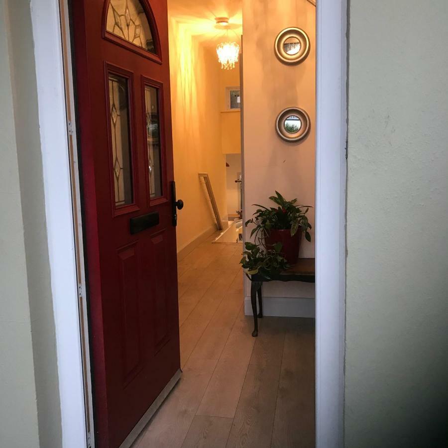 גלוואיי Newcastle Guest House מראה חיצוני תמונה